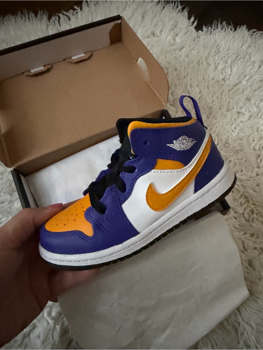 Jordan mid lakers 9c